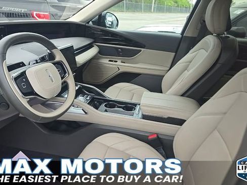 Used 2024 Lincoln Nautilus Premier AWD/4WD image 9