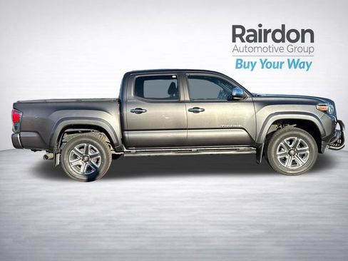 Used 2017 Toyota Tacoma Limited w/ Tow Package AWD/4WD image 8