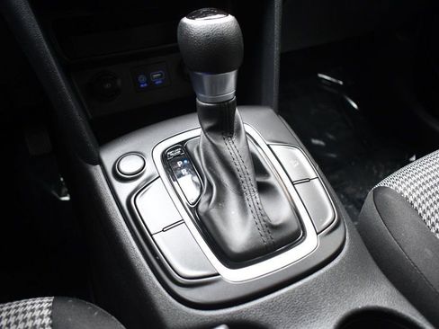 Used 2019 Hyundai Kona SE w/ Cargo Package image 28