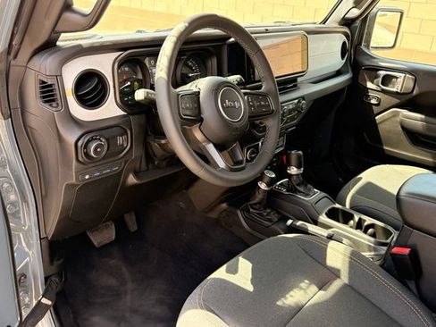 Used 2025 Jeep Wrangler Unlimited Sport S 4xe AWD/4WD image 12