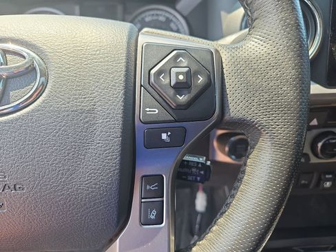 Used 2018 Toyota Tacoma Limited AWD/4WD image 23