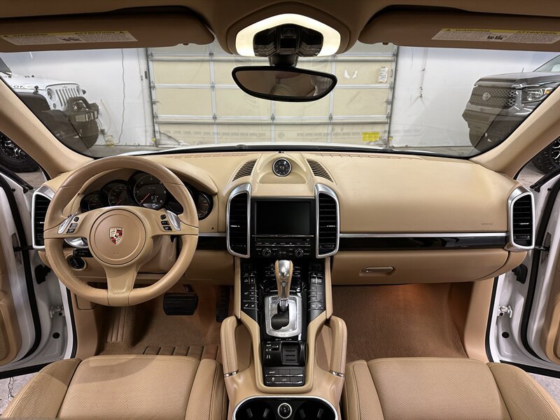 Used 2013 Porsche Cayenne Diesel AWD/4WD image 16