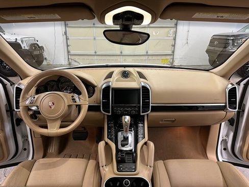 Used 2013 Porsche Cayenne Diesel AWD/4WD image 16