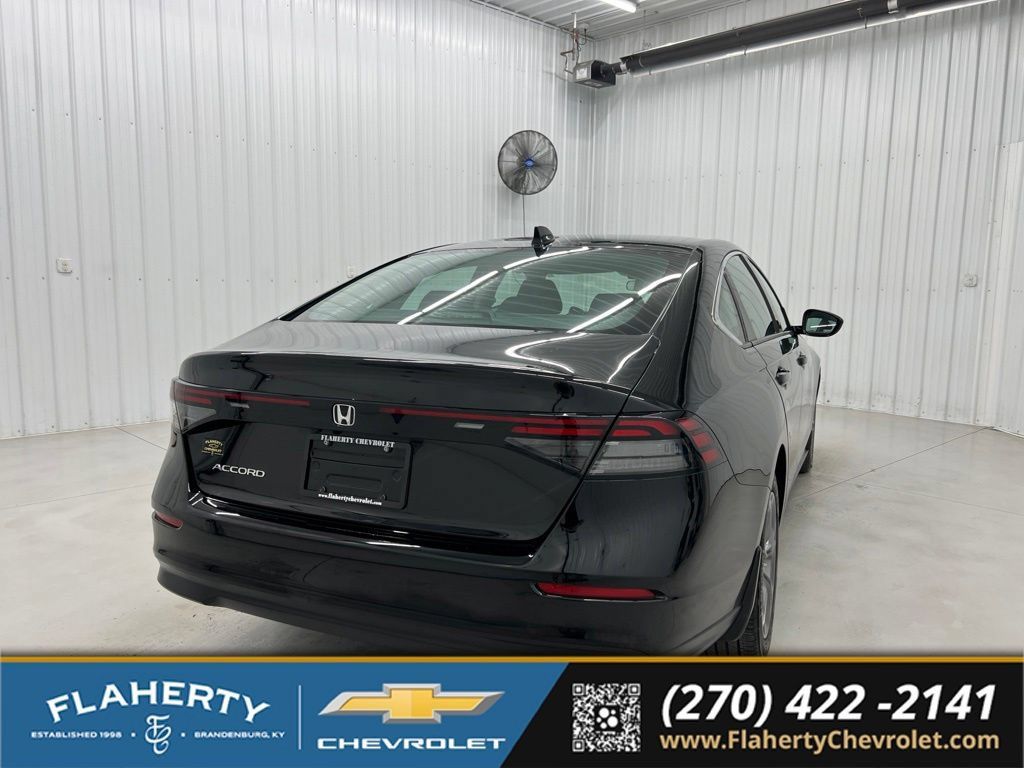 Used 2024 Honda Accord EX image 3