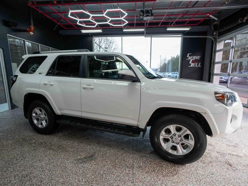 Certified 2024 Toyota 4Runner SR5 image 6