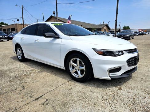 Used 2018 Chevrolet Malibu LS image 1