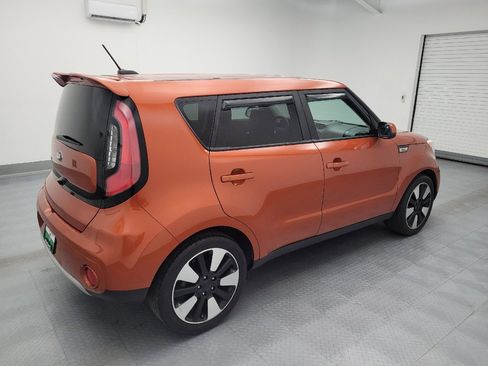 Used 2019 Kia Soul + FWD image 10