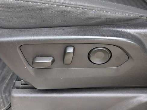 Used 2025 Chevrolet Silverado 1500 LT image 21