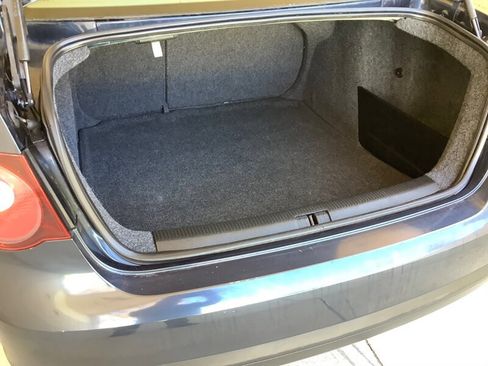 Used 2010 Volkswagen Jetta S image 19