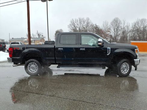 Used 2022 Ford F250 XLT w/ XLT Premium Package image 3