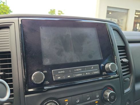 Used 2022 Nissan Titan S RWD image 21