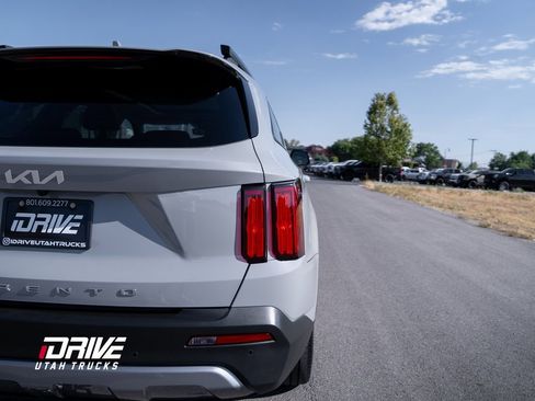 Used 2022 Kia Sorento SX Prestige w/ Rust Color Package image 16