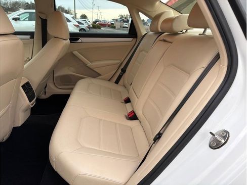 Used 2019 Volkswagen Passat 2.0T Wolfsburg w/ Wheels & Sunroof Package image 12