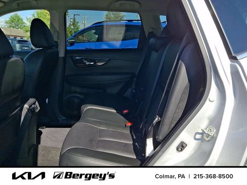 Used 2020 Nissan Rogue SL AWD/4WD image 12