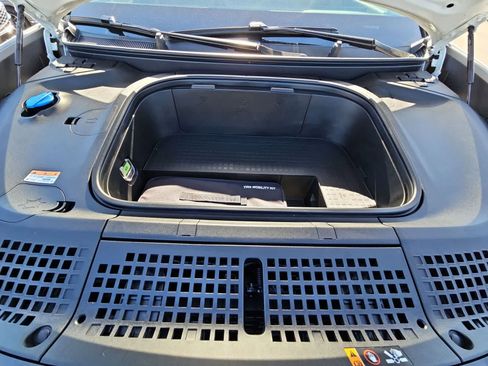 New 2026 Hyundai Ioniq 9 SEL w/ Tow & Go Package image 13