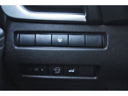 Used 2024 Nissan Rogue SV image 23