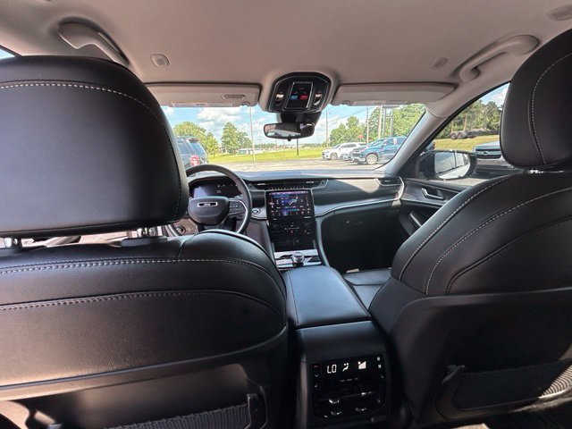 Used 2024 Jeep Grand Cherokee L Limited w/ Black Appearance Package RWD image 13