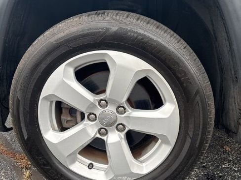 Used 2019 Jeep Compass Latitude w/ Popular Equipment Group image 5