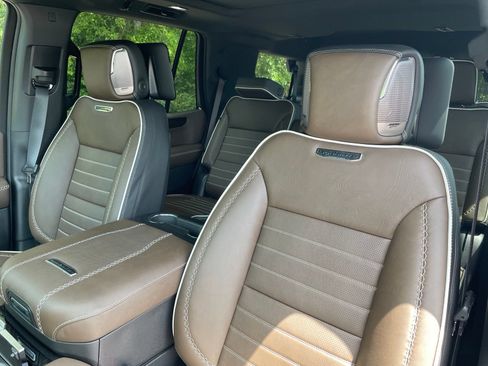 New 2026 GMC Yukon Denali Ultimate AWD/4WD image 32