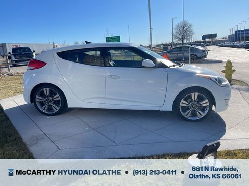 Used 2013 Hyundai Veloster Base w/ Style Pkg image 15
