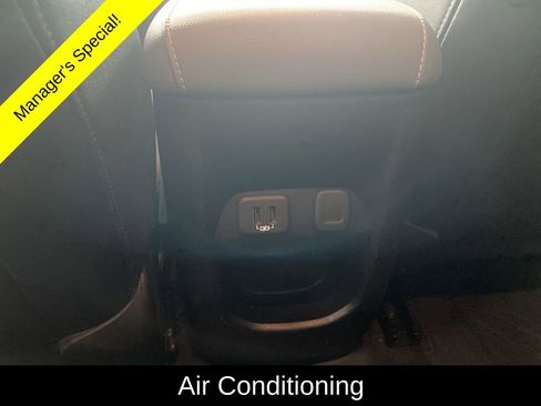 Used 2021 Chevrolet Colorado Z71 w/ Z71 Midnight Edition image 12