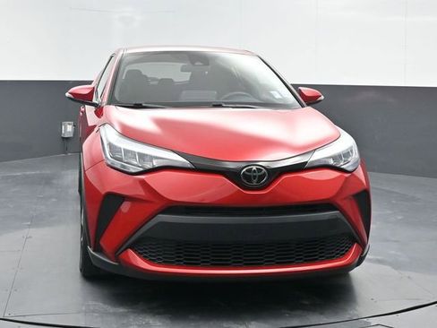 Used 2022 Toyota C-HR XLE image 2