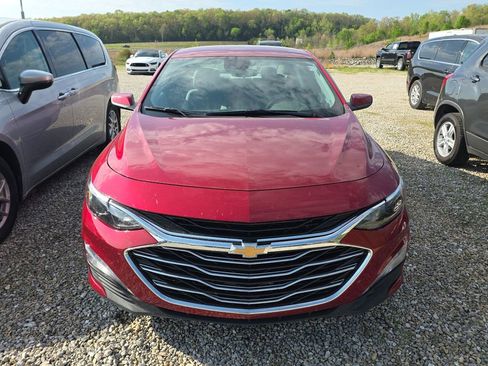 Used 2025 Chevrolet Malibu LT image 2