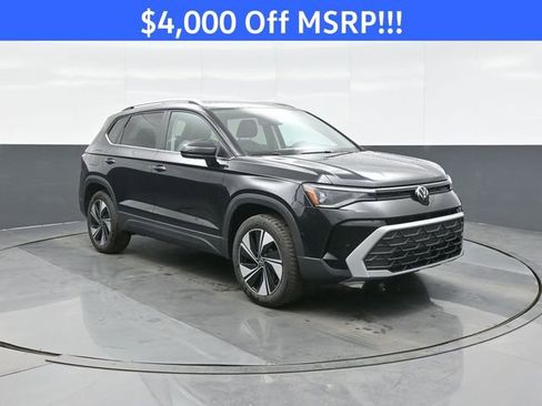 New 2026 Volkswagen Taos SE AWD/4WD image 1