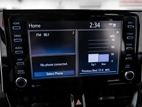 Used 2021 Toyota Corolla LE image 32