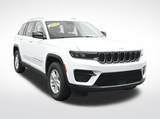 Used 2023 Jeep Grand Cherokee Laredo RWD video 3