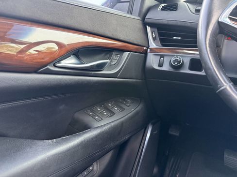 Used 2017 Cadillac Escalade Luxury RWD image 32