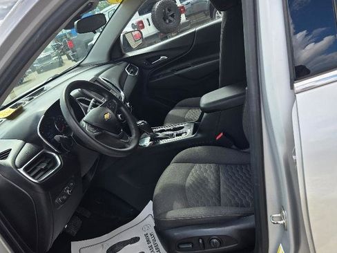 Used 2020 Chevrolet Equinox LT w/ Driver Convenience Package FWD image 9