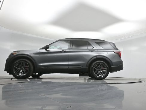 New 2026 Ford Explorer ST-Line w/ ST-Line Street Pack RWD image 7