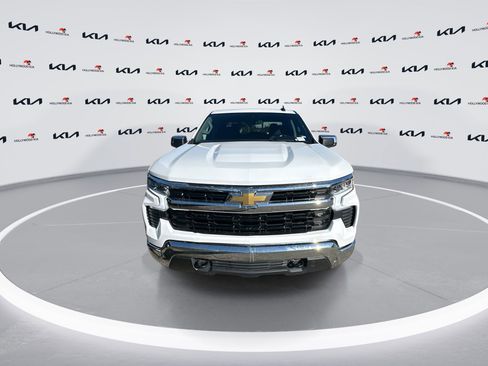 Used 2025 Chevrolet Silverado 1500 LT image 3