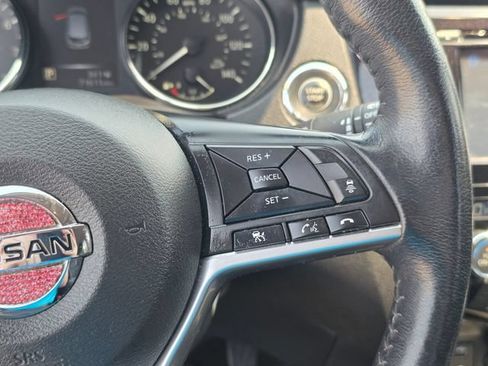 Used 2018 Nissan Rogue Sport SL FWD image 32