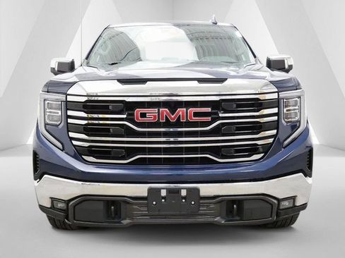 Used 2023 GMC Sierra 1500 SLT image 2