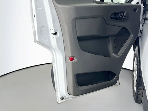 Used 2023 Ford E-Transit 148 High Roof Extended image 18