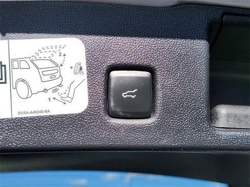 Certified 2020 Ford Escape Titanium image 34