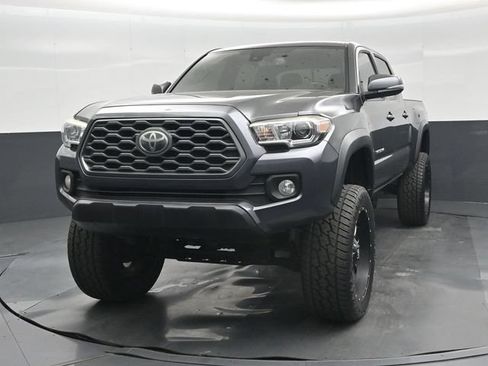 Used 2020 Toyota Tacoma TRD Off-Road AWD/4WD image 33