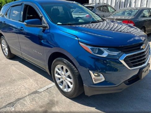 Used 2019 Chevrolet Equinox LT w/ Driver Convenience Package FWD image 3