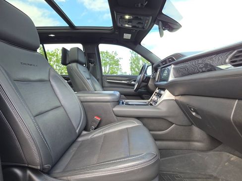 Used 2021 GMC Yukon Denali w/ LPO, Illumination Package AWD/4WD image 33