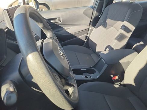 Used 2023 Toyota Corolla LE image 9