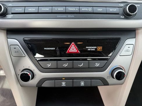 Used 2018 Hyundai Elantra SEL image 18