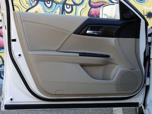 Used 2015 Honda Accord EX image 25