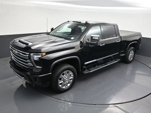 Used 2024 Chevrolet Silverado 2500 High Country w/ High Country Premium Package AWD/4WD image 19
