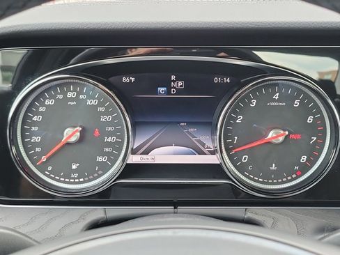 Used 2018 Mercedes-Benz E 400 4MATIC Sedan image 23