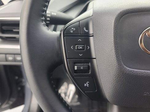 Used 2025 Toyota Prius LE image 25