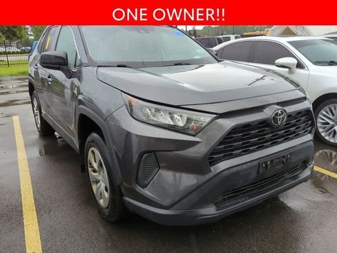 Used 2021 Toyota RAV4 LE AWD/4WD image 3