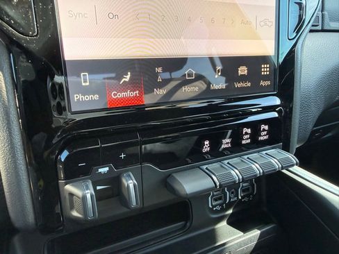 Used 2023 RAM 1500 Laramie image 24