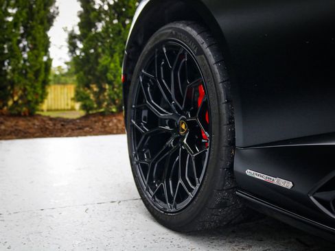 Used 2020 Lamborghini Huracan EVO AWD/4WD image 14